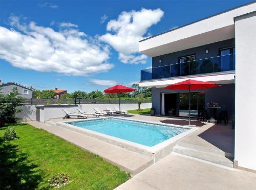 Ferienhaus mit Privatpool für 8 Personen ca 125 qm in Šišan, Istrien Südküste von Istrien