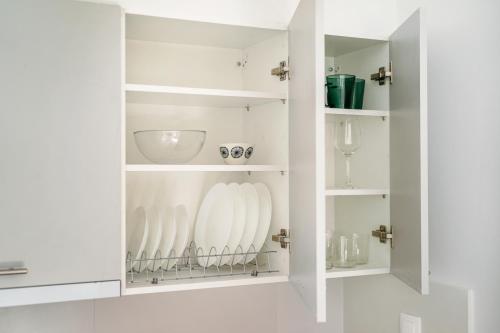 New suite near the metro for budget price!