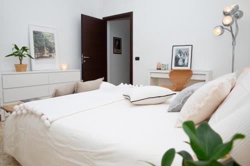 Mia Ginger, Stazione Trastevere vicinanze