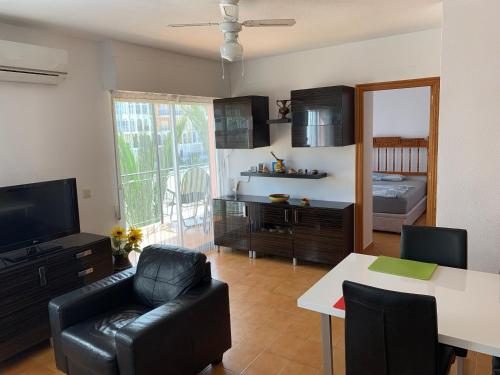 Apartment with side seaview 60 meters from sea