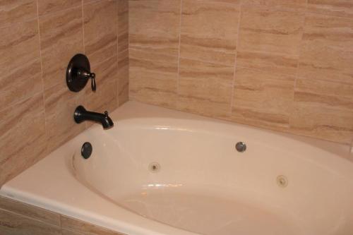 Ένα μπάνιο στο 1BDR Ski In Out Condo Stunning Mountain Location