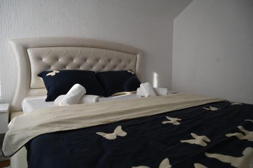 Una cama o camas en una habitación de Tešić Seoska Idila