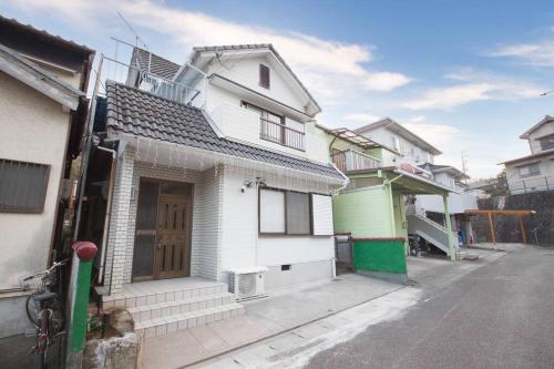 源泉かけ流し温泉付き貸し切り別荘白浜観光に最適の立地14名宿泊可能