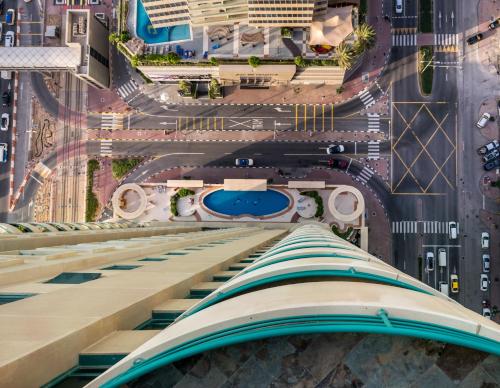 Masters and Double Rooms For Girls ONLY in Marina, Dubai