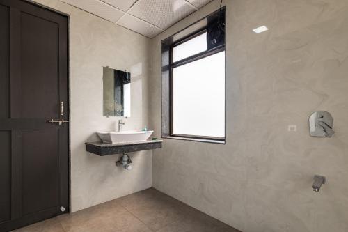 Un baño de Vallys,in --Valley View with Infinity Pool