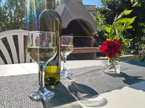 Nápoje v ubytování Top Apartment - Panoramameerblick, Terrasse