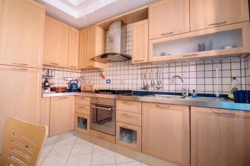 Una cocina o zona de cocina en holiday flat with high speed internet