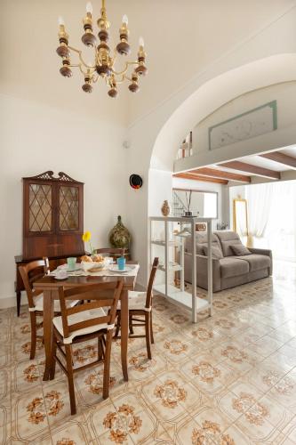 Niloufar residence Napoli
