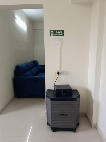 Χώρος καθιστικού στο 2BHK AC Service Apartment 101 Bhugaon