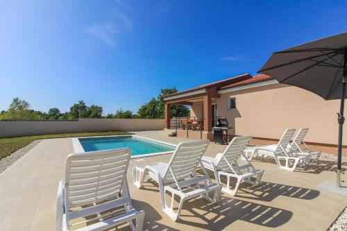 Ferienhaus mit Privatpool für 5 Personen ca 95 qm in Stokovci, Istrien Binnenland von Istrien