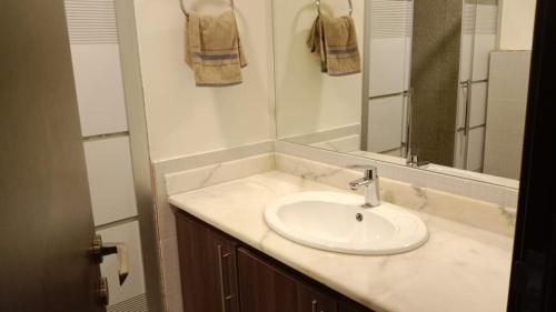 Phòng tắm tại Apartment F34 - Samarah Resort