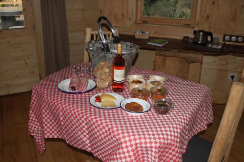 Напитки в Les Cabanes Dans Les Bois Logis Hôtel