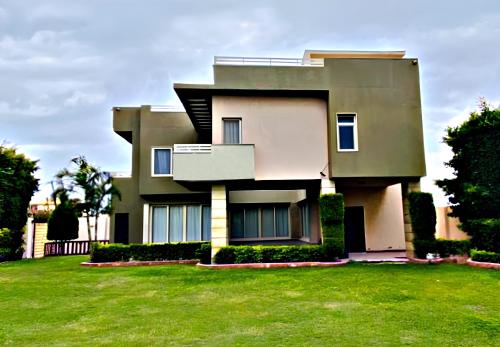 El edificio en el que está la villa