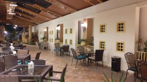 Restoran atau tempat lain untuk makan di JAZEERAT QUBTAN