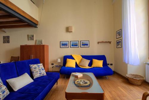 Χώρος καθιστικού στο ampio loft con wi-fi a 50 metri dal mare