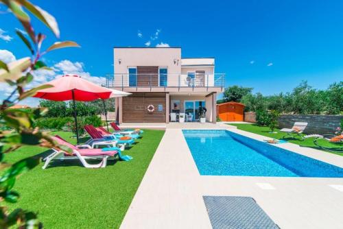 Ferienhaus mit Privatpool für 8 Personen ca 180 qm in Galižana, Istrien Istrische Riviera