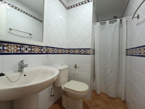 Koupelna v ubytování Apartamento San Bruno II BY SIT ISLA CANELA