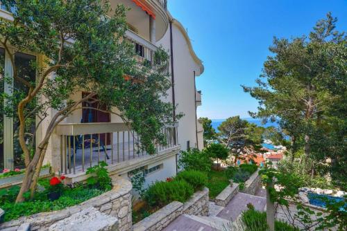 Charmantes Appartement im Pinienwald