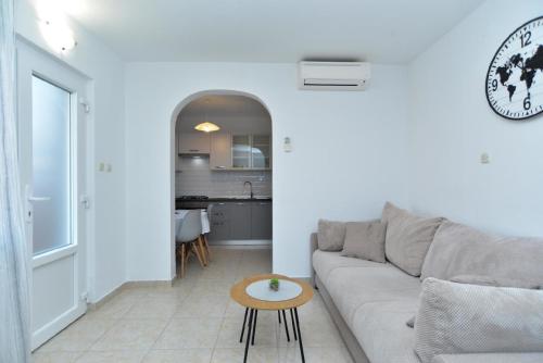 Ruang duduk di Ferienwohnung für 4 Personen ca 50 qm in Bale, Istrien Istrische Riviera