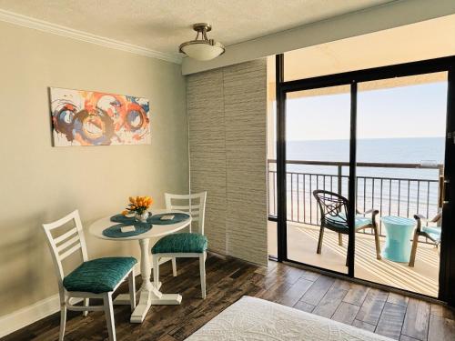Sea La Vie Oceanfront Studio photo 15