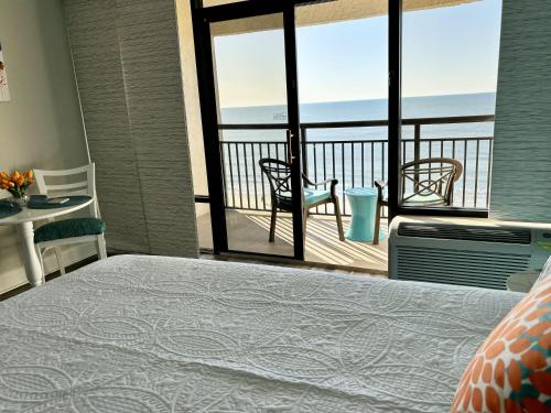 Sea La Vie Oceanfront Studio photo 17