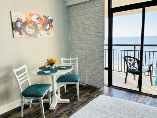 Sea La Vie Oceanfront Studio photo 28