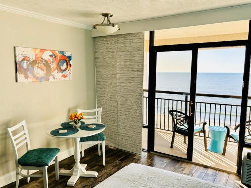 Sea La Vie Oceanfront Studio photo 29