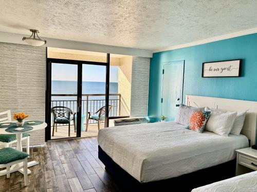 Sea La Vie Oceanfront Studio photo 24