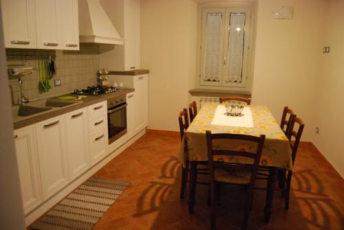 Kuchyň nebo kuchyňský kout v ubytování Casa Girella