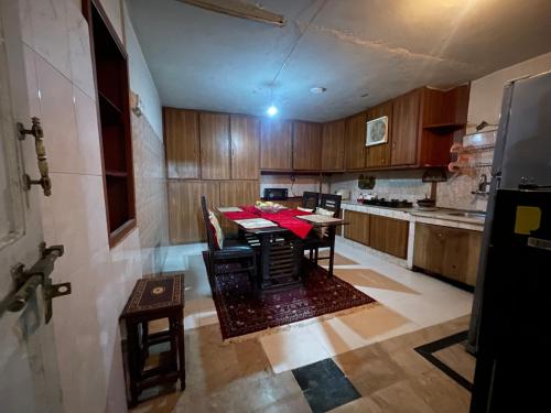 Η κουζίνα ή μικρή κουζίνα στο Singay Homestay