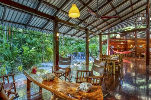 Ресторан / где поесть в Congo Bongo EcoVillage Costa Rica