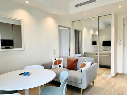 Bright, newly renovated apartment