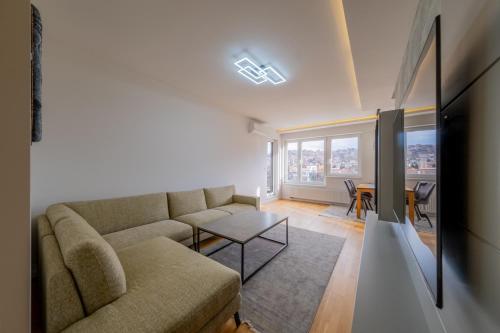 Televisyen dan/atau pusat hiburan di Istiqlal Apartment