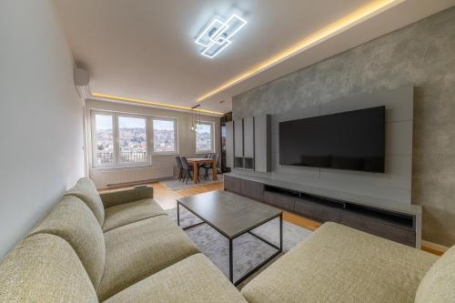 Televisyen dan/atau pusat hiburan di Istiqlal Apartment