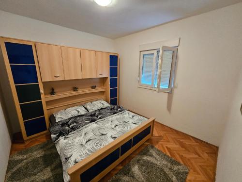 Voodi või voodid majutusasutuse Apartment Sutic toas
