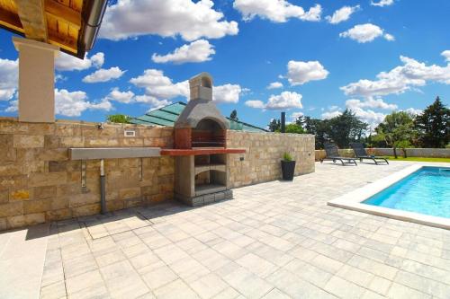 Bazén v ubytování Ferienhaus mit Privatpool für 6 Personen ca 125 qm in Ližnjan, Istrien Südküste von Istrien nebo v jeho okolí