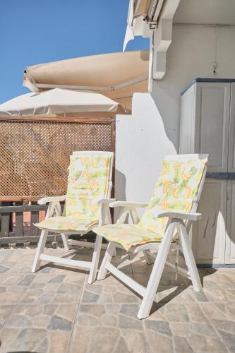 Delightful Bungalow Playmar: Comfort and Convenience in Maspalomas, Steps Away from Shopping Centers and Beaches