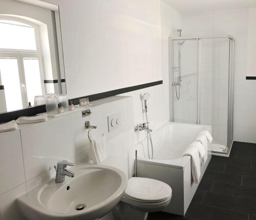 A bathroom at Sebalds Apartments Zentrum Sankt Martin