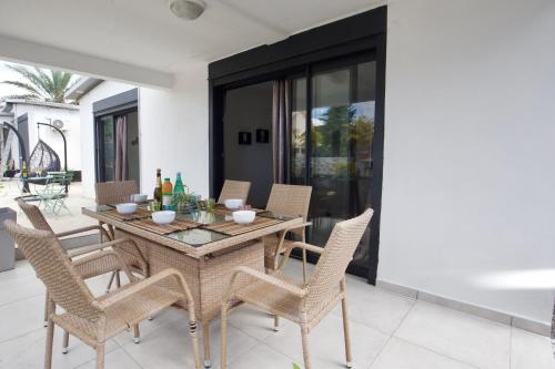 Φωτογραφία από το άλμπουμ του Le Beau Vallon 1 classée 4 étoiles - Jacuzzi privatif et piscine chauffée partagée σε Saint-Benoît