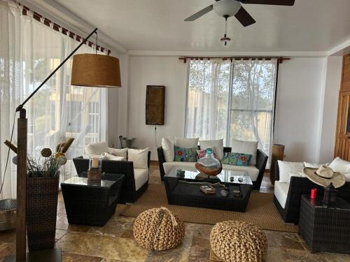 พื้นที่นั่งเล่นของ VILLA FLOREANA