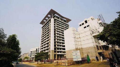 Penta Square Retreat Premier Apartments in DHA Phase 5 Lahore by LMY