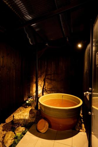 Koupelna v ubytování 旅宿うさぎとかめ Guest House USAGI to KAME 近江八幡中心地 ヴォーリズ建築好きにお勧め