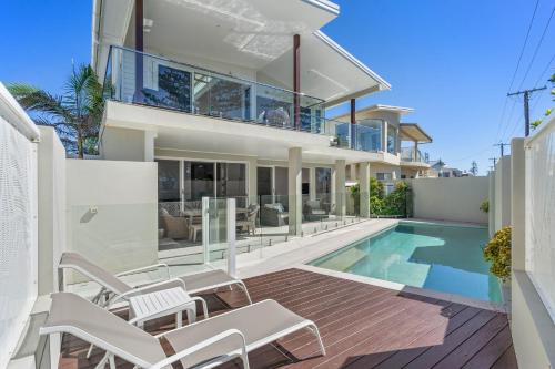 Πισίνα στο ή κοντά στο Coco de Mer Beach Villa 1