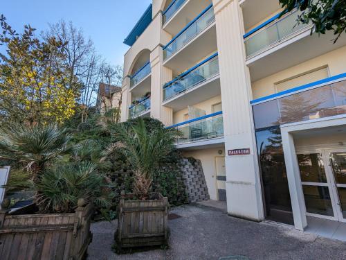 \"Arcachon Centre - Agréable T2 avec Balcon, Parking Sécurisé et Équipement Bébé\" - FR-1-420-64