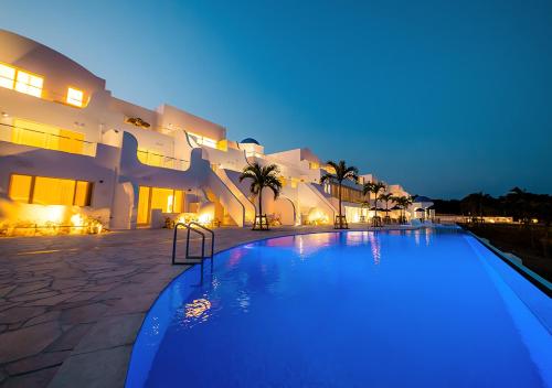 Piscina en o cerca de SANTORINI HOTEL&VILLAS MIYAKOJIMA