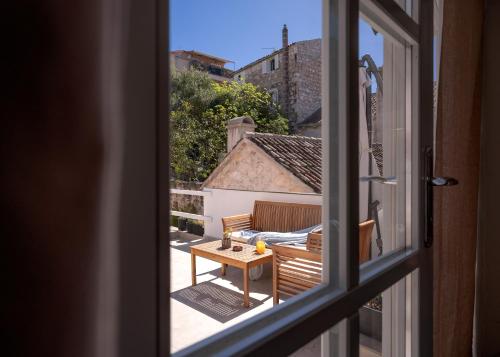 The Renaissance - ZF Hvar