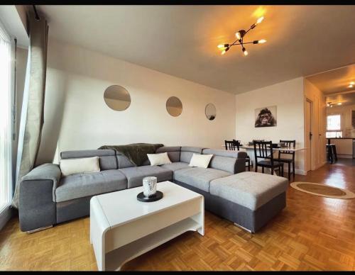 Le Bary - 10p - 100m2 - Gare - Parking Privé Gratuit