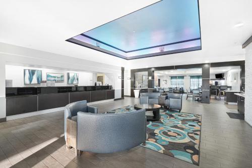 La Quinta by Wyndham Houston Hobby Airport Image