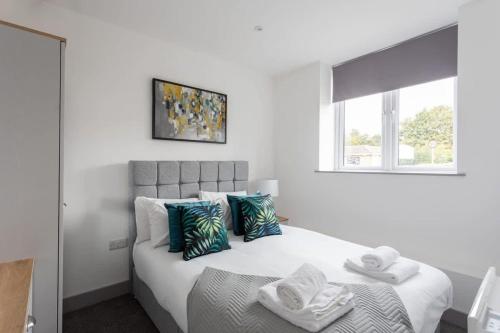 Postel nebo postele na pokoji v ubytování Cosy 1 Bedroom Apartment in Leeds