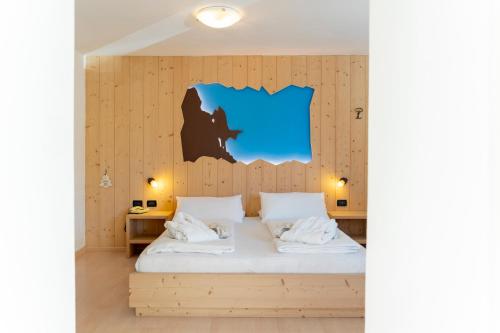 Ein Bett oder Betten in einem Zimmer der Unterkunft MyTime Hotels Savoy